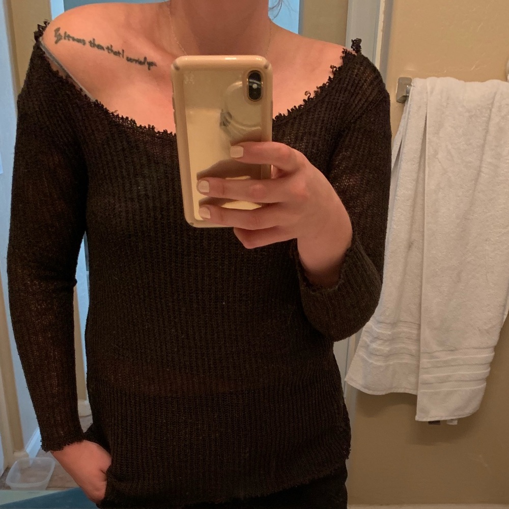 Brown sweater from Urban Outfitters size M